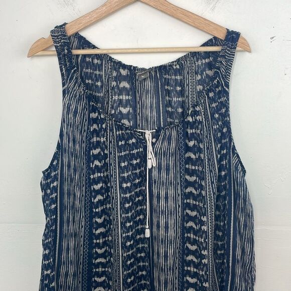 Eddie Bauer Blue and White Geometric Patterned Sleeveless Top size T2XL - Picture 2 of 13